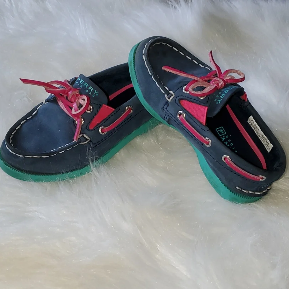 Girl's Sperry top sider boat shoes 8.5c